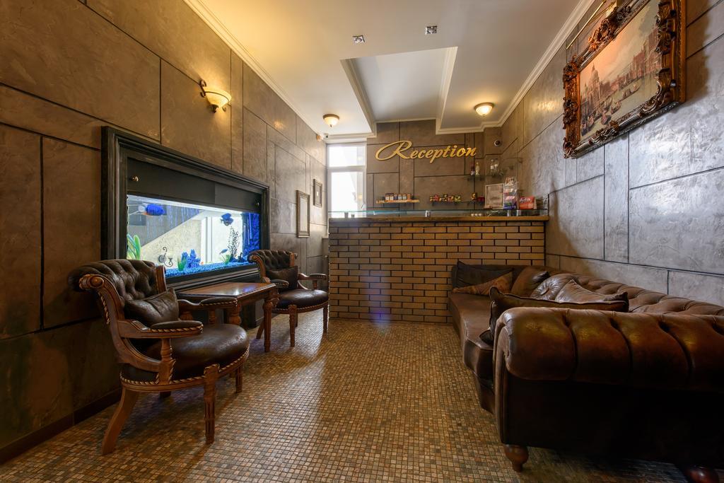 Premium Hotel 체르니우치 외부 사진