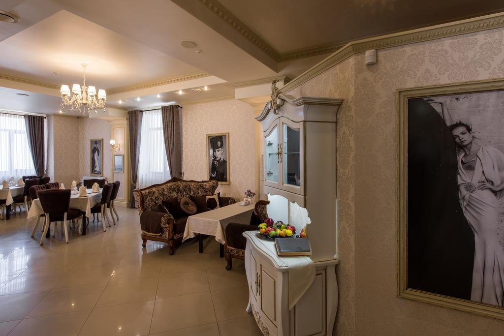 Premium Hotel 체르니우치 외부 사진
