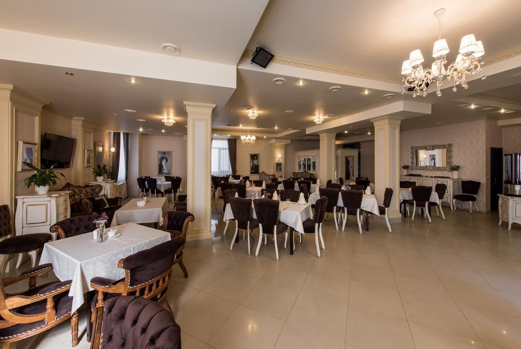 Premium Hotel 체르니우치 외부 사진