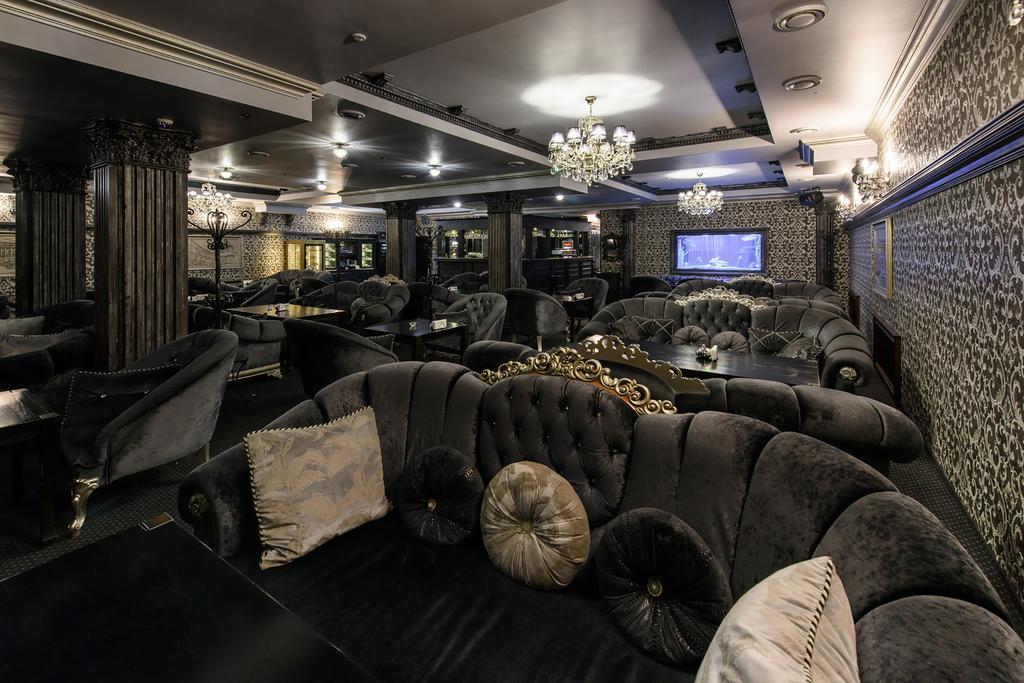 Premium Hotel 체르니우치 외부 사진