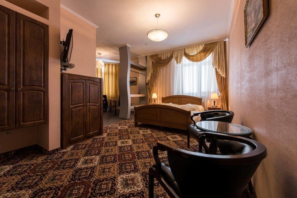 Premium Hotel 체르니우치 외부 사진