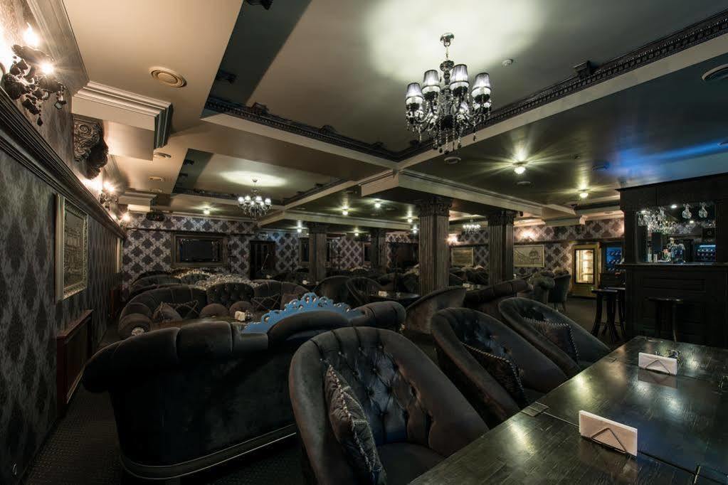 Premium Hotel 체르니우치 외부 사진